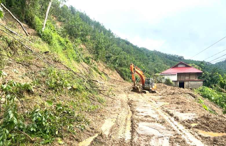 Thanh H&oacute;a: Ph&ograve;ng ngừa từ xa, chủ động đảm bảo giao th&ocirc;ng trong m&ugrave;a mưa b&atilde;o- Ảnh 1.