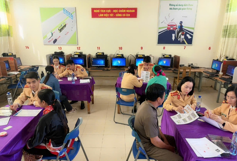 Quảng Ninh: Sử dụng AI trong đ&agrave;o tạo, cấp GPLX hạng A1 cho đồng b&agrave;o d&acirc;n tộc thiểu số- Ảnh 1.
