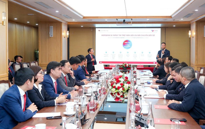 Agribank v&agrave; Cục Thuế đồng h&agrave;nh hỗ trợ hộ kinh doanh chuyển đổi sang thuế k&ecirc; khai- Ảnh 4.