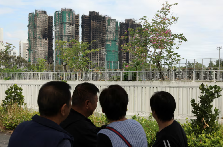 Vụ ch&aacute;y chung cư tại Hong Kong: Số người thiệt mạng l&ecirc;n tới 159, c&oacute; cả trẻ sơ sinh- Ảnh 1.