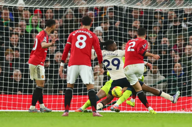 Phung ph&iacute; cơ hội, MU bị West Ham cầm ch&acirc;n ngay tr&ecirc;n s&acirc;n nh&agrave;- Ảnh 2.