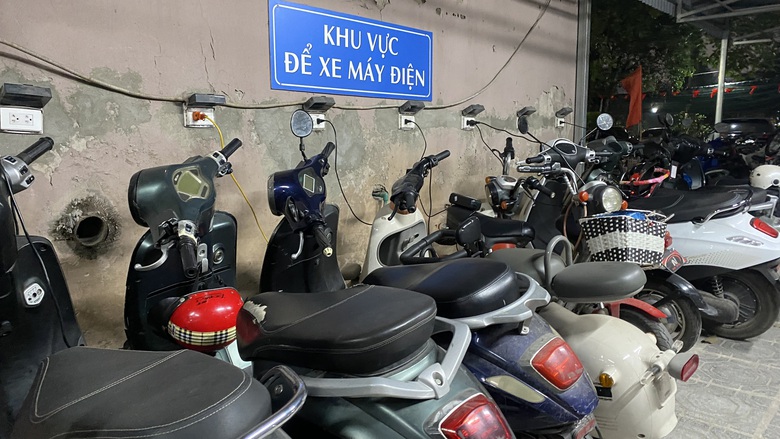 Chung cư HH Linh Đ&agrave;m th&ocirc;ng b&aacute;o cấm xe điện: Hợp l&yacute; hay đi ngược chủ trương?- Ảnh 4.