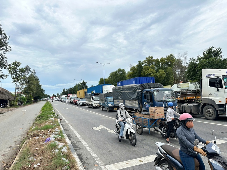 TP.HCM: Xe tải &ocirc;m cua va chạm xe m&aacute;y, người đ&agrave;n &ocirc;ng tử vong thương t&acirc;m- Ảnh 2.