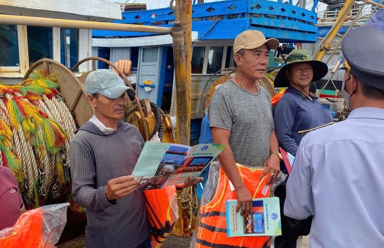 Quảng Trị: Đẩy mạnh tuyên truyền, xử lý nghiêm vi phạm an toàn giao thông thủy nội địa- Ảnh 2. Quảng Trị: Đẩy mạnh tuyên truyền, xử lý nghiêm vi phạm an toàn giao thông thủy nội địa- Ảnh 2.