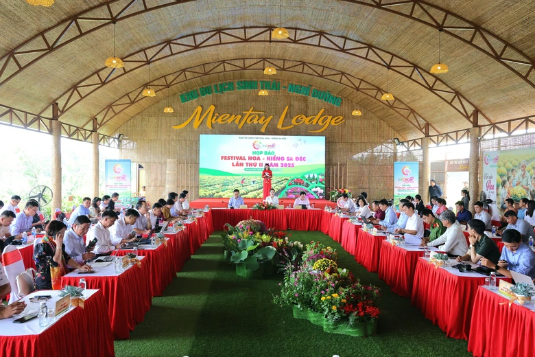 Đồng Th&aacute;p: Sắp c&oacute; Festival hoa Sa Đ&eacute;c với h&agrave;ng ng&agrave;n chậu kiểng, bon sai- Ảnh 2.