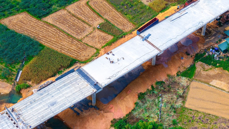 Dồn lực thi c&ocirc;ng, th&ocirc;ng tuyến hai cao tốc lớn qua Lạng Sơn, Cao Bằng dịp 19/12- Ảnh 2.