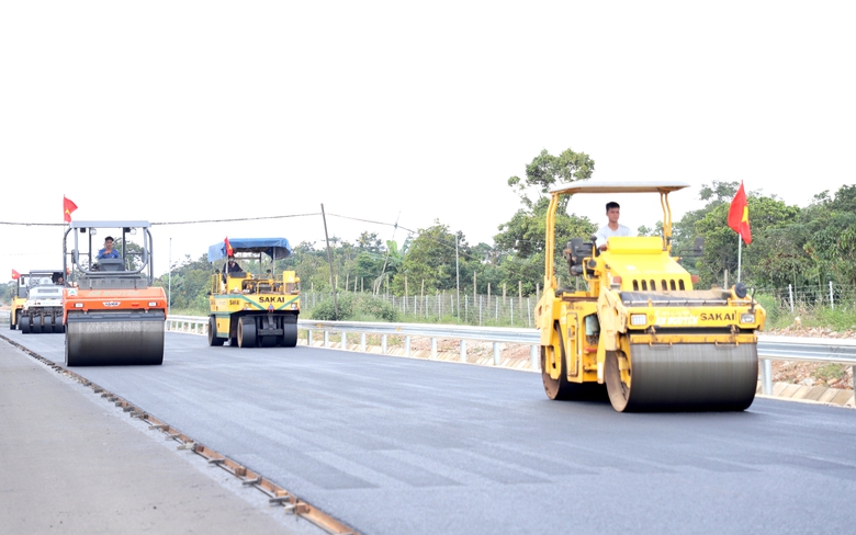 Dự kiến th&ocirc;ng xe kỹ thuật hơn 48km cao tốc Kh&aacute;nh H&ograve;a - Bu&ocirc;n Ma Thuột ng&agrave;y 19/12- Ảnh 3.