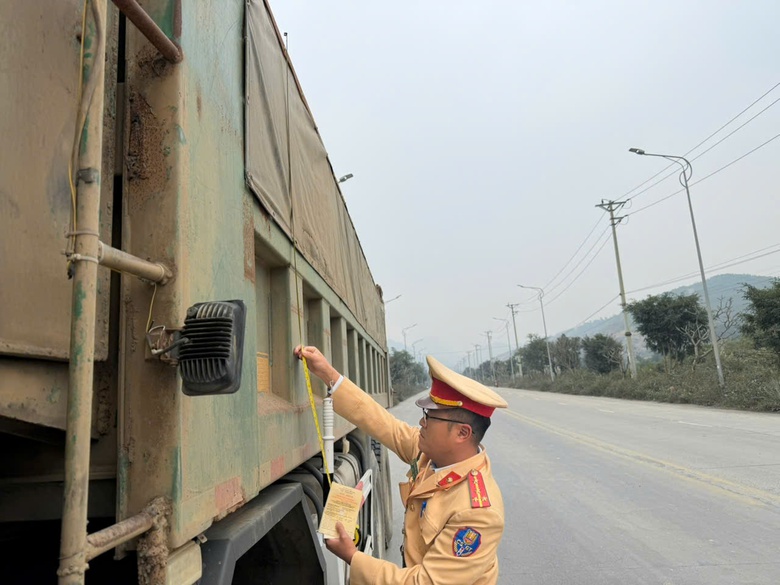 Phú Thọ: Thông tư 39 góp phần giảm vi phạm về xe cơi nới, chở quá tải- Ảnh 5. Phú Thọ: Thông tư 39 góp phần giảm vi phạm về xe cơi nới, chở quá tải- Ảnh 5.