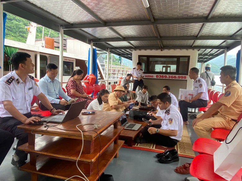 Xử phạt 267 trường hợp vi phạm giao th&ocirc;ng đường thủy nội địa- Ảnh 1.