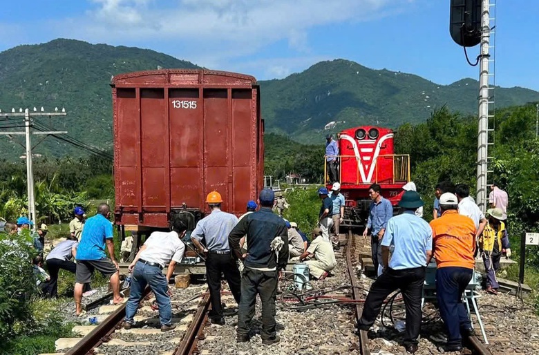 Quản l&yacute; chặt chẽ đăng kiểm v&agrave; nh&acirc;n lực đường sắt- Ảnh 2.