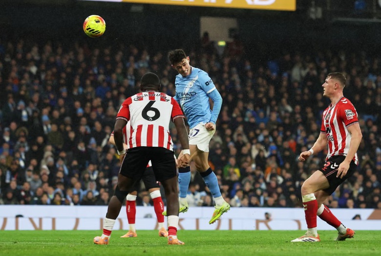 Đ&aacute;nh bại Sunderland, Man City &aacute;p s&aacute;t Arsenal tr&ecirc;n bảng xếp hạng- Ảnh 2.