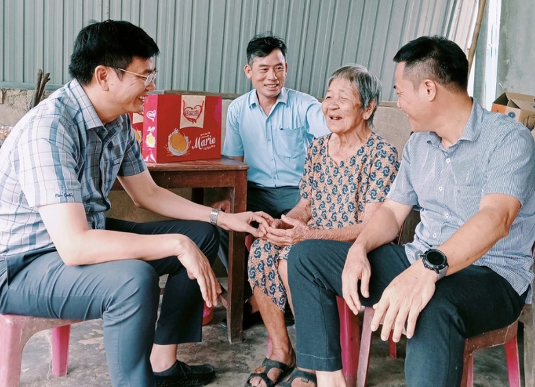 H&agrave; Tĩnh: Đột ph&aacute; trong cải c&aacute;ch h&agrave;nh ch&iacute;nh gi&uacute;p n&acirc;ng cao kỹ năng số của người d&acirc;n- Ảnh 2.