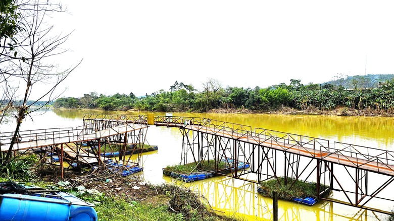 Cận cảnh khắc phục cầu phao La Kh&ecirc; Trẹm ở Huế bị lũ đ&aacute;nh g&atilde;y- Ảnh 8.