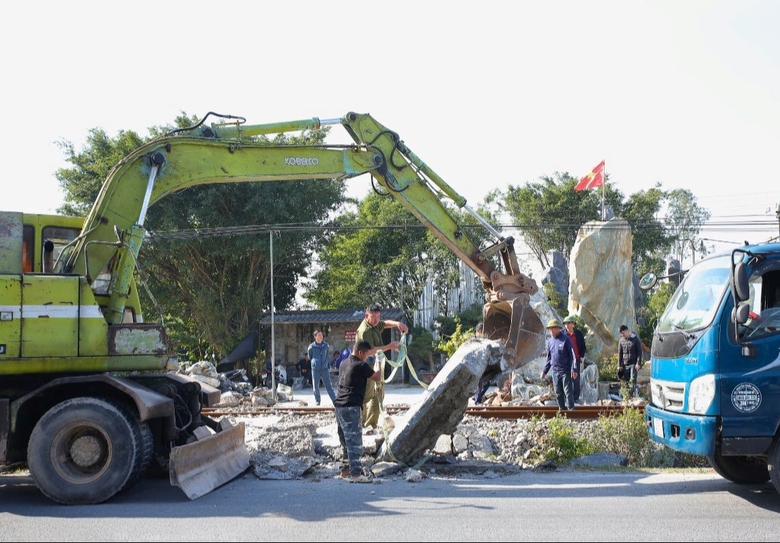 Ninh Bình: Tăng cường quản lý, xóa bỏ lối đi tự mở theo Nghị định 65- Ảnh 2. Ninh Bình: Tăng cường quản lý, xóa bỏ lối đi tự mở theo Nghị định 65- Ảnh 2.