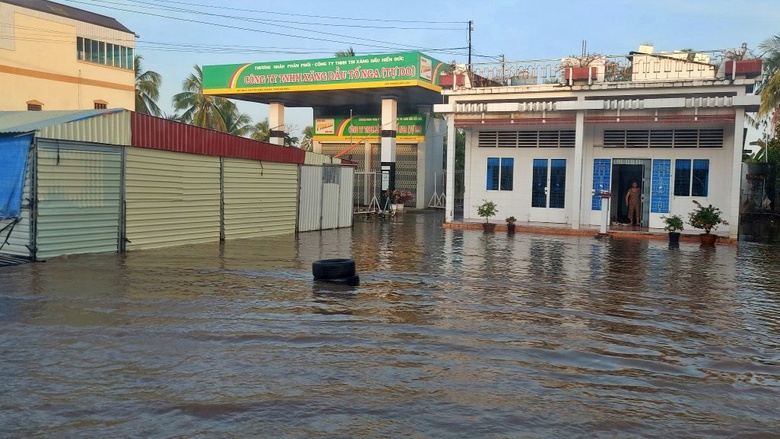 Triều cường d&acirc;ng cao, tuyến quốc lộ 1 qua C&agrave; Mau ngập s&acirc;u- Ảnh 7.