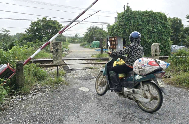 Ninh Bình: Tăng cường quản lý, xóa bỏ lối đi tự mở theo Nghị định 65- Ảnh 1. Ninh Bình: Tăng cường quản lý, xóa bỏ lối đi tự mở theo Nghị định 65- Ảnh 1.