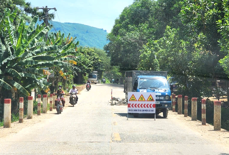 Bộ X&acirc;y dựng: Quảng Ng&atilde;i cần chủ động n&acirc;ng cấp quốc lộ 24B theo thẩm quyền- Ảnh 1.