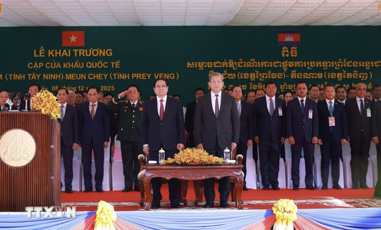 Thủ tướng Phạm Minh Ch&iacute;nh hội đ&agrave;m với Thủ tướng Campuchia Hun Manet- Ảnh 3.