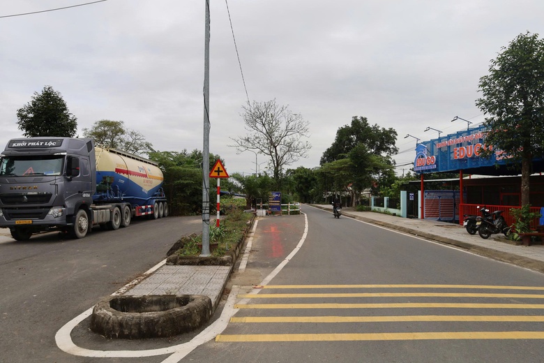 Vướng một hộ d&acirc;n, dự &aacute;n n&acirc;ng cấp tuyến đường d&agrave;i 500m phải quyết to&aacute;n c&ocirc;ng tr&igrave;nh- Ảnh 1.