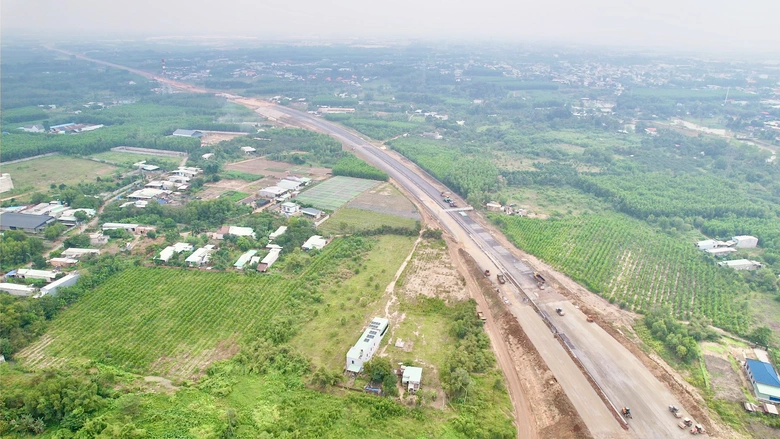 Xem xét 3 dự án giao thông hơn 90.000 tỷ đồng kết nối TP.HCM - sân bay Long Thành- Ảnh 3. Xem xét 3 dự án giao thông hơn 90.000 tỷ đồng kết nối TP.HCM - sân bay Long Thành- Ảnh 3.