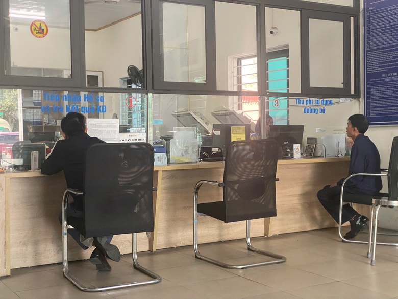 Nghệ An: Cảnh giác với thủ đoạn lừa đảo đổi tem kiểm định phương tiện- Ảnh 1. Nghệ An: Cảnh giác với thủ đoạn lừa đảo đổi tem kiểm định phương tiện- Ảnh 1.