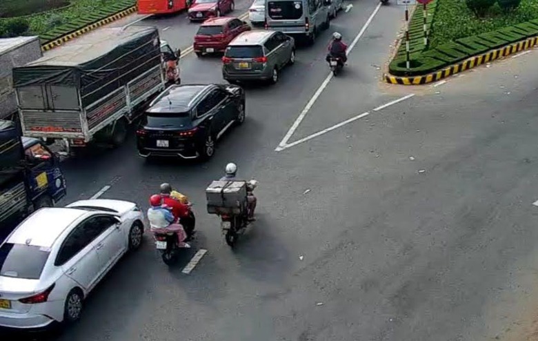 Cầu Rạch Miễu li&ecirc;n tục phải điều tiết giao th&ocirc;ng một chiều, 5 lần xả trạm ng&agrave;y m&ugrave;ng 4 Tết- Ảnh 3.