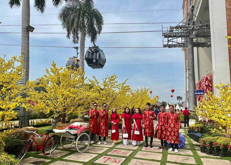 Cần Thơ - An Giang đ&oacute;n hơn 1,1 triệu lượt kh&aacute;ch du lịch trong những ng&agrave;y đầu năm Ất Tỵ- Ảnh 3.