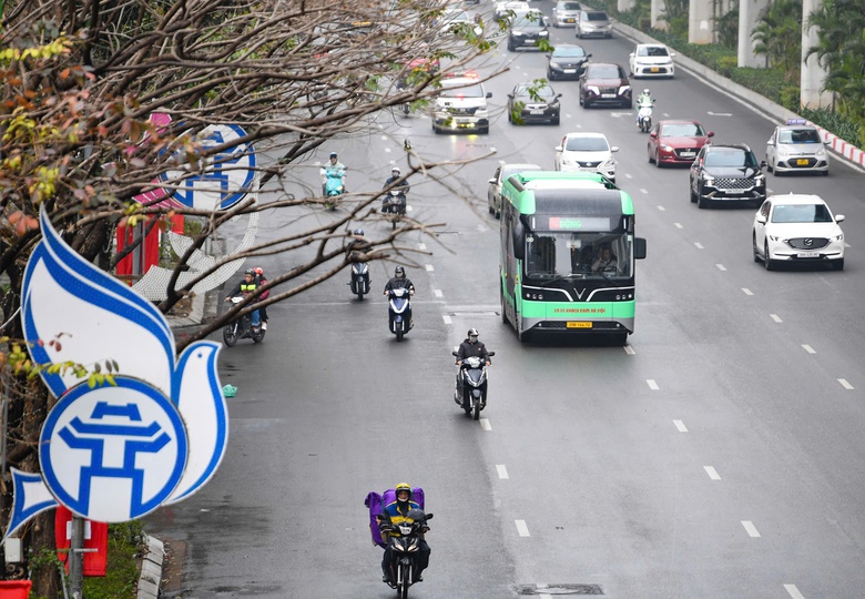 Transerco ch&iacute;nh thức vận h&agrave;nh tuyến bu&yacute;t điện số 05 đi Mai Động- Ảnh 2.