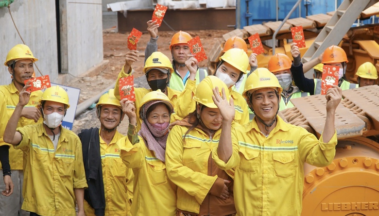 Thủ tướng ch&uacute;c Tết, kiểm tra tại s&acirc;n bay Long Th&agrave;nh- Ảnh 3.