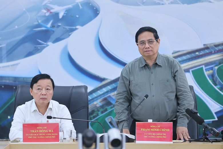 Thủ tướng ch&uacute;c Tết, kiểm tra tại s&acirc;n bay Long Th&agrave;nh- Ảnh 8.