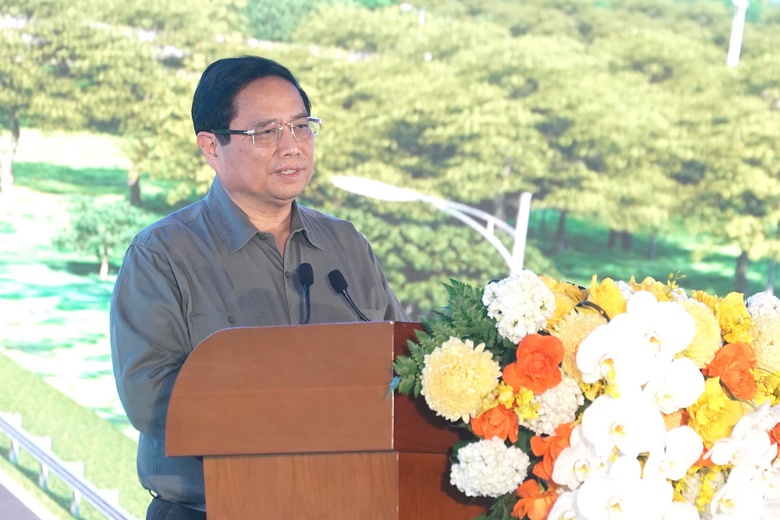 Thủ tướng ph&aacute;t lệnh khởi c&ocirc;ng cao tốc TP.HCM - Thủ Dầu Một - Chơn Th&agrave;nh- Ảnh 2.