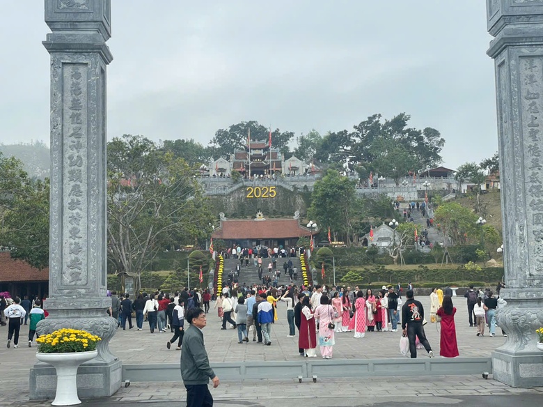 Quảng Ninh đ&oacute;n hơn nửa triệu lượt du kh&aacute;ch trong 7 ng&agrave;y nghỉ Tết, doanh thu 1.500 tỷ đồng- Ảnh 2.