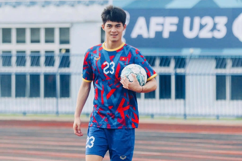 Sao nh&agrave; bầu Đức chắc suất c&ugrave;ng U22 Việt Nam dự SEA Games 33?- Ảnh 1.