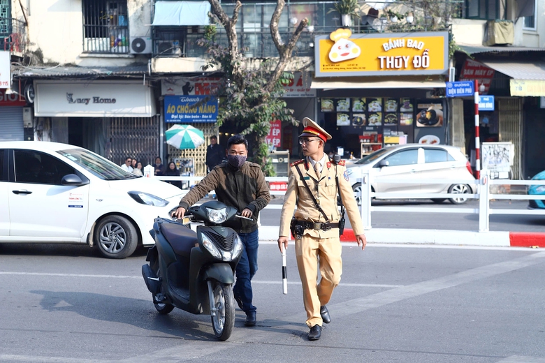 C&acirc;n nhắc tăng th&ecirc;m mức phạt vi phạm giao th&ocirc;ng- Ảnh 1.