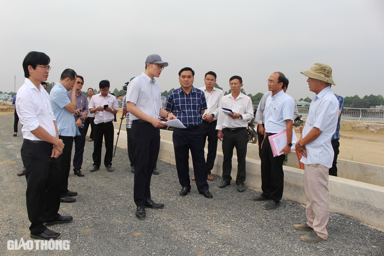 Vì sao tiến độ dự án đường ven sông Đồng Nai vẫn chậm?- Ảnh 1. Vì sao tiến độ dự án đường ven sông Đồng Nai vẫn chậm?- Ảnh 1.