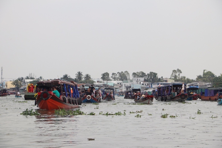 Độc đ&aacute;o lễ hội tống gi&oacute; ở Cần Thơ- Ảnh 4.