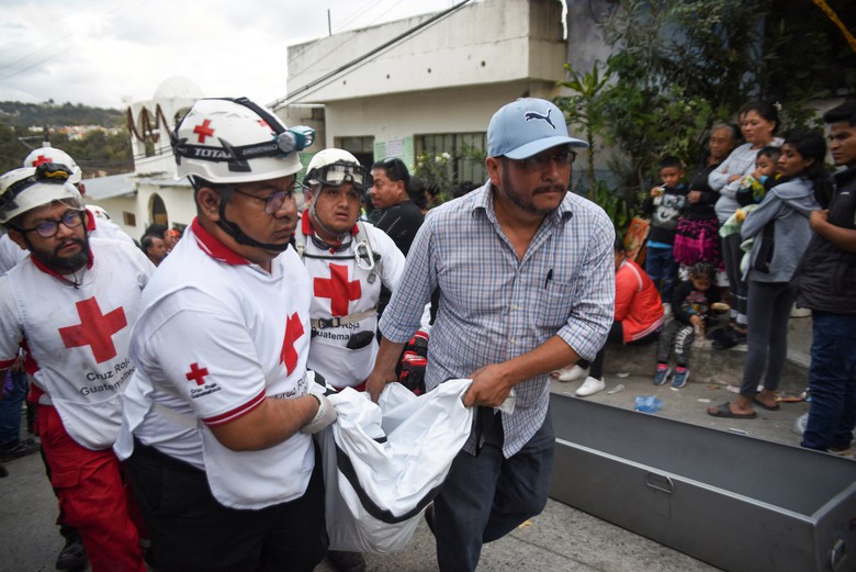 Guatemala: Xe bu&yacute;t lao xuống vực, &iacute;t nhất 55 người thiệt mạng- Ảnh 5.