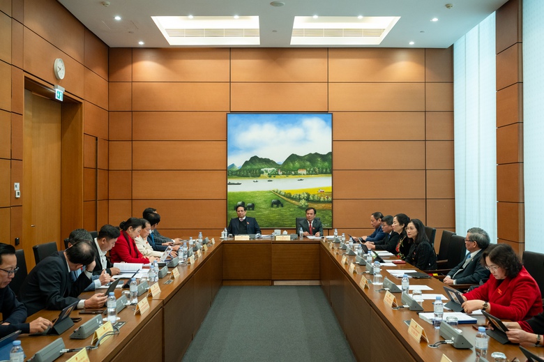 Thủ tướng: Nghị quyết kh&ocirc;ng c&oacute; t&iacute;nh ph&aacute;p quy, ban h&agrave;nh kh&ocirc;ng ai d&aacute;m l&agrave;m- Ảnh 2.