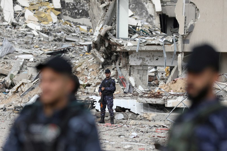 Khung cảnh tan hoang tại Gaza sau 15 th&aacute;ng giao tranh dữ dội- Ảnh 12.