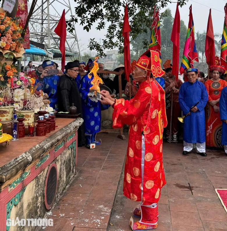 Đặc sắc lễ hội "Vua H&ugrave;ng dạy d&acirc;n cấy l&uacute;a"- Ảnh 5.