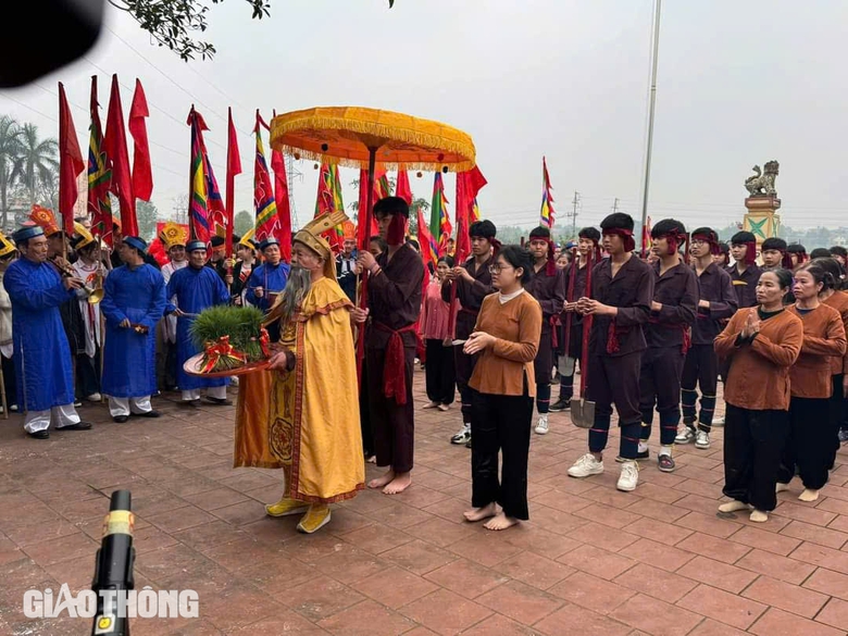 Đặc sắc lễ hội "Vua H&ugrave;ng dạy d&acirc;n cấy l&uacute;a"- Ảnh 7.