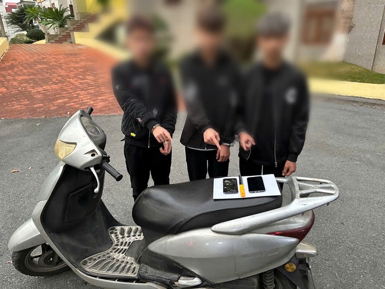 Tình tiết mới vụ 3 thiếu niên bịt mặt, cướp tài sản của cô gái ở Hà Nội- Ảnh 1. Tình tiết mới vụ 3 thiếu niên bịt mặt, cướp tài sản của cô gái ở Hà Nội- Ảnh 1.