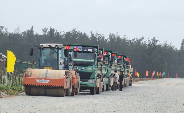 Quảng Ng&atilde;i gỡ vướng c&aacute;c dự &aacute;n ngh&igrave;n tỷ chậm tiến độ- Ảnh 2.