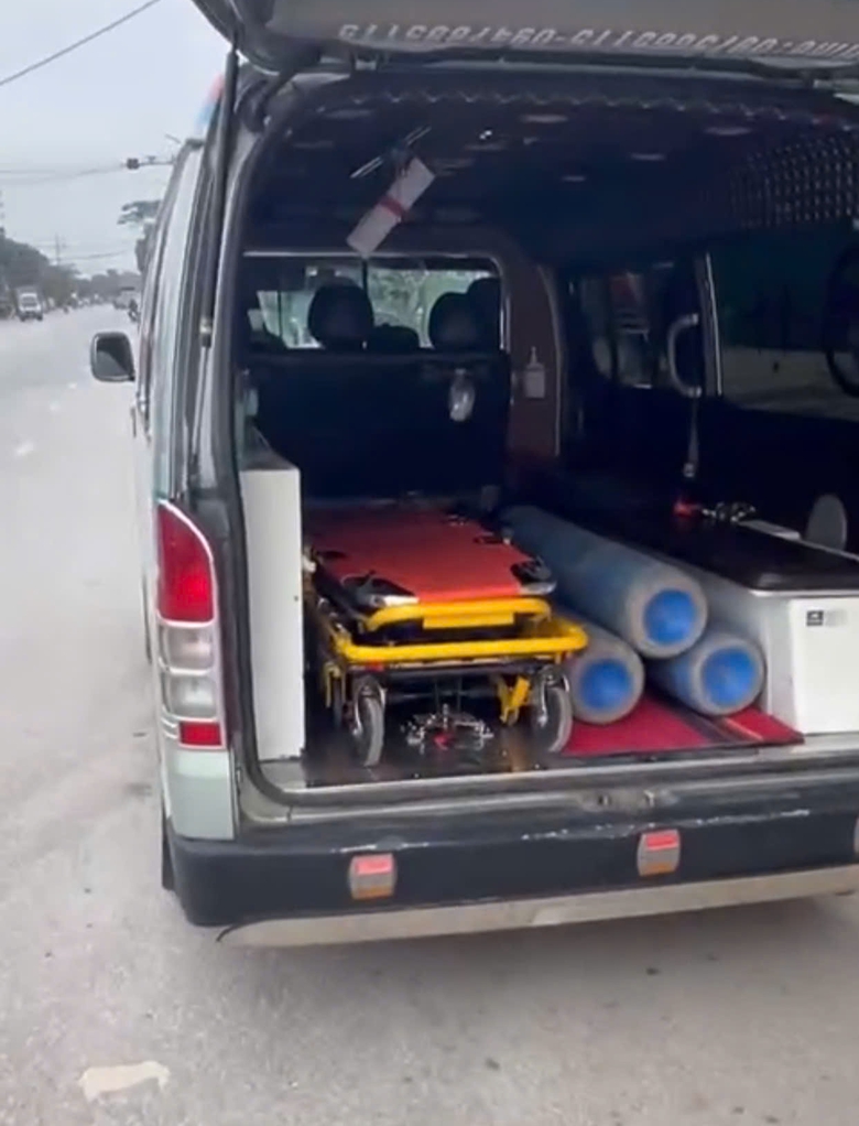 Thêm tài xế xe cứu thương phát tín hiệu ưu tiên không đúng quy định bị xử lý- Ảnh 2. Thêm tài xế xe cứu thương phát tín hiệu ưu tiên không đúng quy định bị xử lý- Ảnh 2.