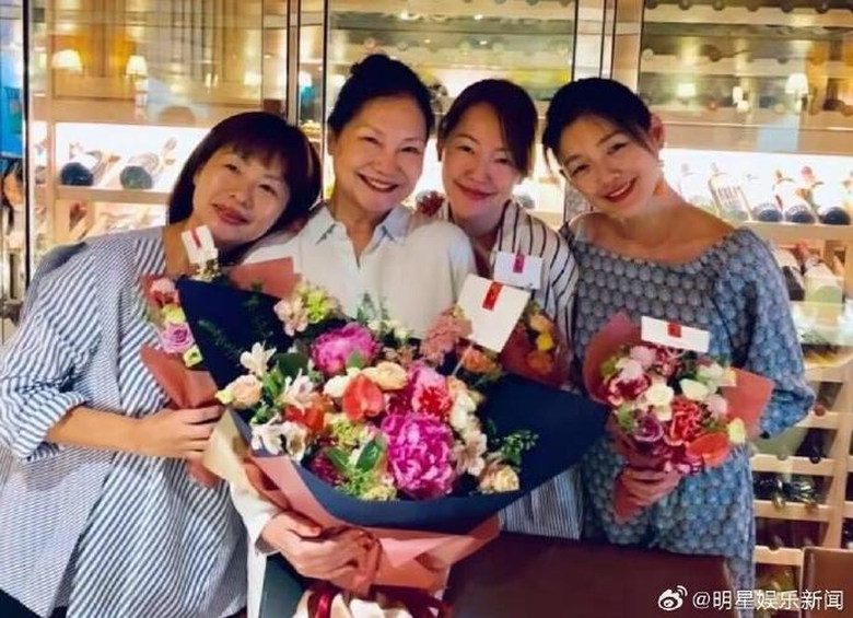 Mẹ của Từ Hy Vi&ecirc;n tuy&ecirc;n bố đối đầu với U&ocirc;ng Tiểu Phi trong cuộc chiến gi&agrave;nh quyền thừa kế?- Ảnh 1.