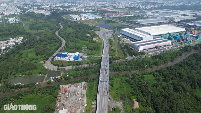 Đẩy nhanh tiến độ c&aacute;c c&ocirc;ng tr&igrave;nh giao th&ocirc;ng kết nối TP.HCM với s&acirc;n bay Long Th&agrave;nh- Ảnh 2.
