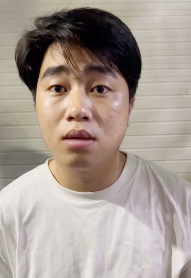 Bắt giữ kẻ đ&acirc;m t&agrave;i xế xe &ocirc;m, cướp điện thoại, xe m&aacute;y- Ảnh 1.