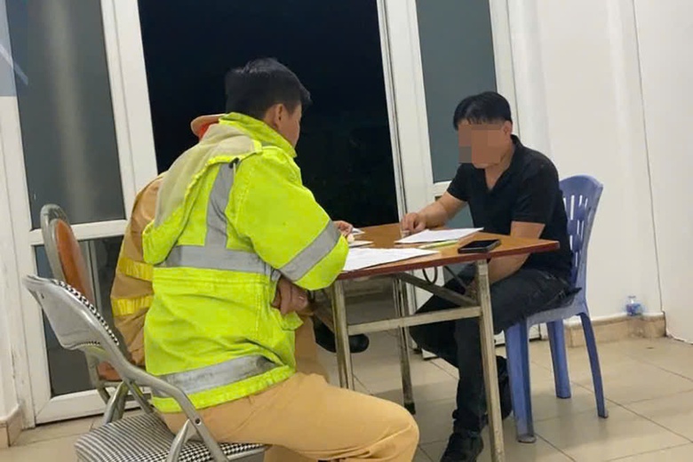 Cục CSGT khuyến c&aacute;o sau khi li&ecirc;n tiếp xử phạt &ocirc; t&ocirc; đi ngược chiều cao tốc- Ảnh 1.