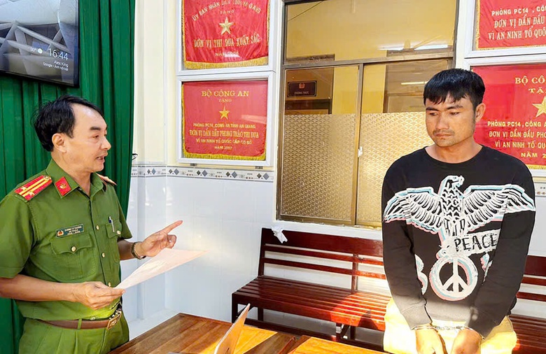 Tạm giữ 9 đối tượng trong vụ đ&aacute;nh người, cướp t&agrave;i sản tại ch&ugrave;a Kim Ti&ecirc;n ở An Giang- Ảnh 1.
