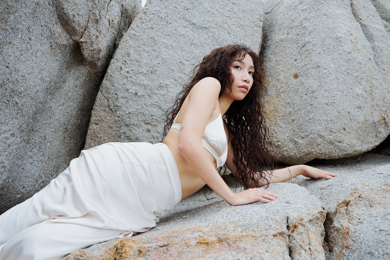 Mỹ Anh trong bộ ảnh mới nhất nhằm quảng b&aacute; EP "Letting Go".